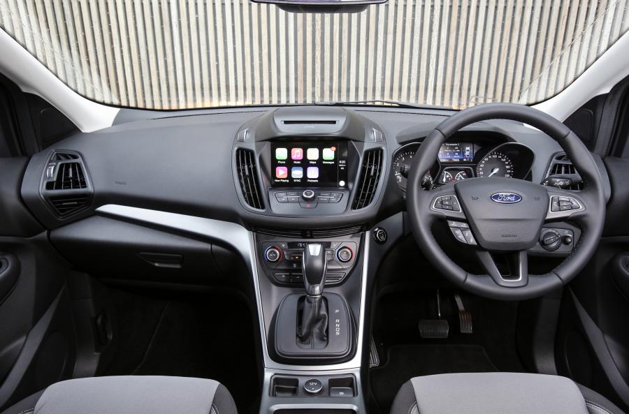 Торпедо Ford Escape Trend 2016 года  (AU) (фото 10 из 44)